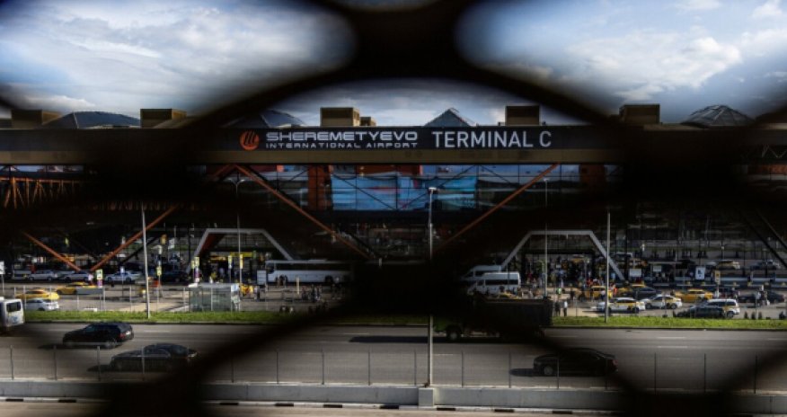 Российские аэропорты встали: сотни рейсов задержаны - Oбновлено