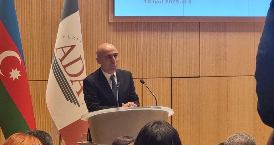 Sentyabrdan 45% müəllim min manatdan çox maaş alacaq- Emin Əmrullayev