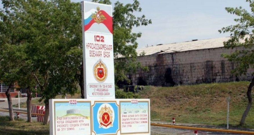 Russian soldier stationed in Armenia shoots himself