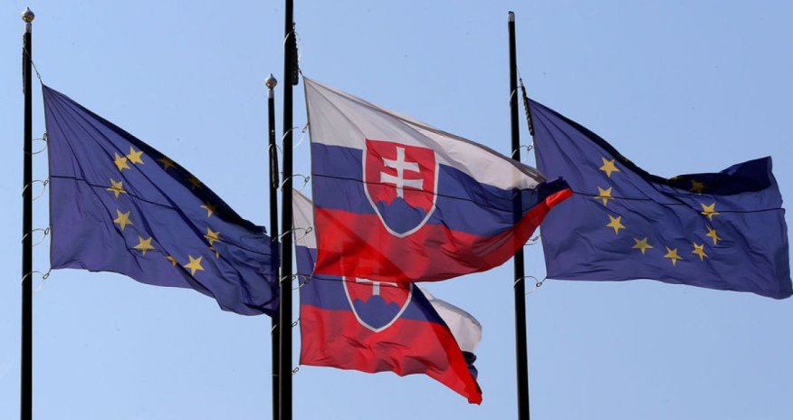 ЕК уговаривает Словакию одобрить санкции против России