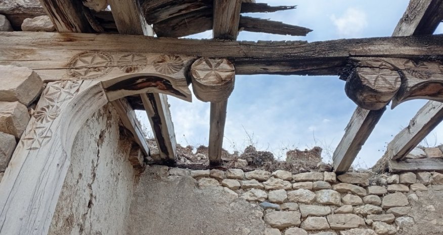 One of Azerbaijan&rsquo;s oldest mosques is on the brink of collapse