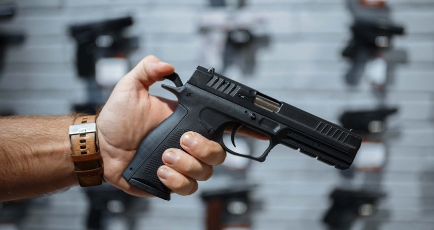 Bakıda kişi arvadını güllələməyə cəhd edib, qadın xəstəxanaya yerləşdirilib