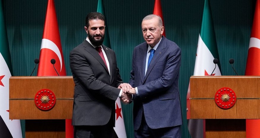 Ərdoğan Əhməd Əş-Şaraa ilə Suriyadakı vəzyyəti müzakirə edib