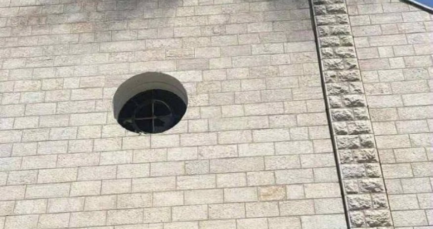 Israel strikes Gaza church, Trump calls Netanyahu