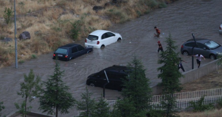 Анкару затопило ливнями