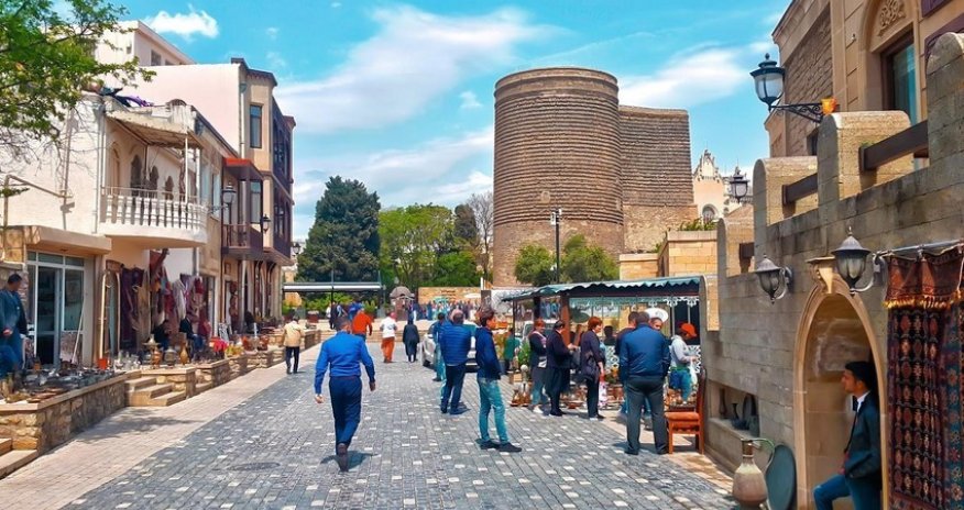 Azərbaycana turist axını 1 % azalıb