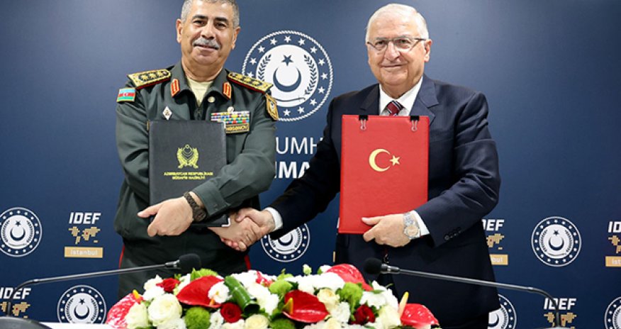 Azərbaycan və Türkiyə müdafiə nazirləri İstanbulda görüşdü