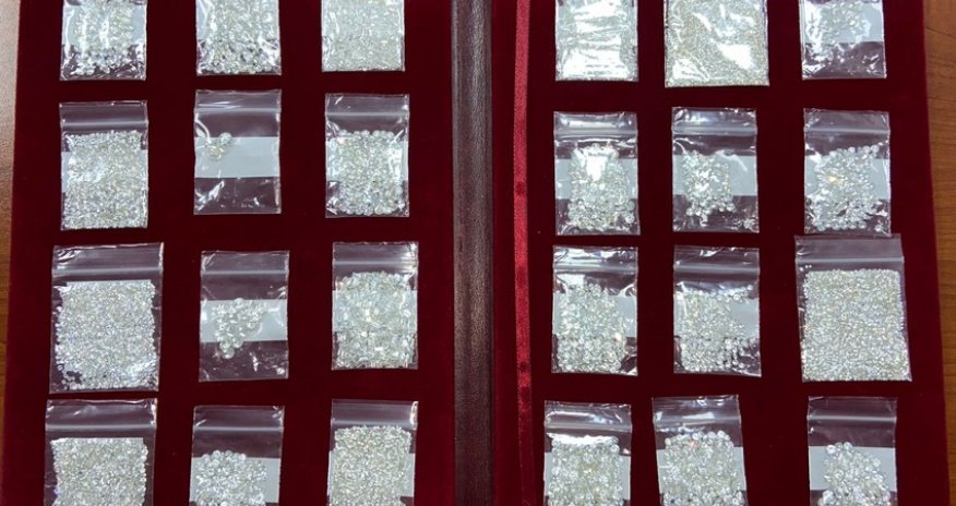 Dubaydan gətirilən 700 karatdan artıq brilyant qaşların qaçaqmalçılığının qarşısını alınıb