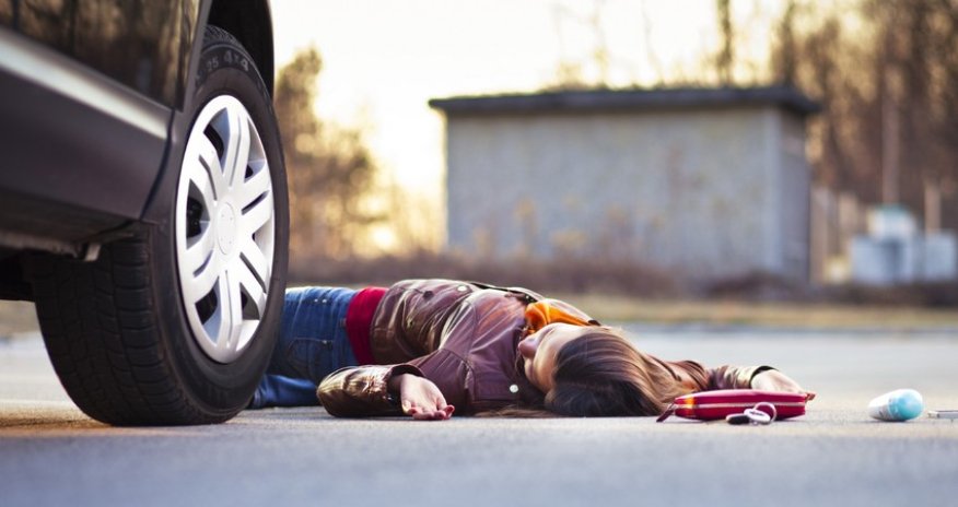 İsmayıllıda avtomobil piyadanı vuraraq öldürüb