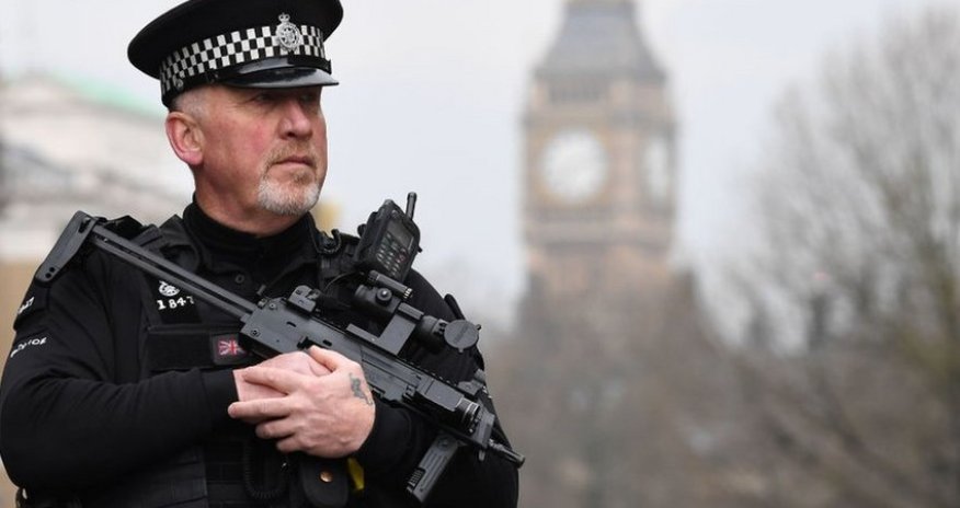 

В Лондоне при нападении с ножом погибли два человека
