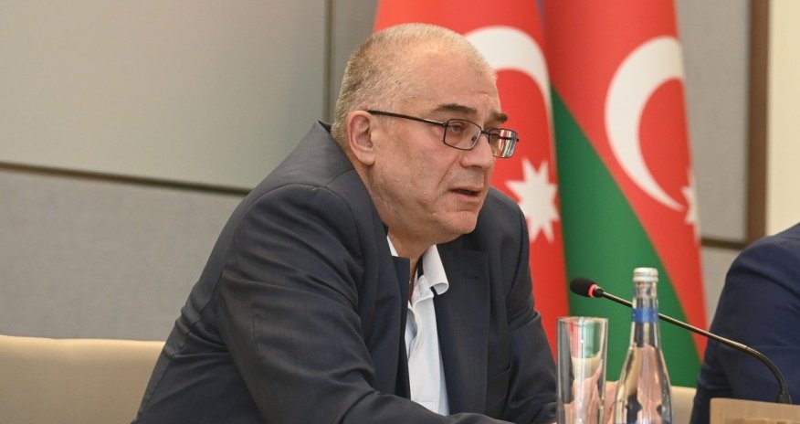 Araz Əzimov İran səfiri ilə görüşüb