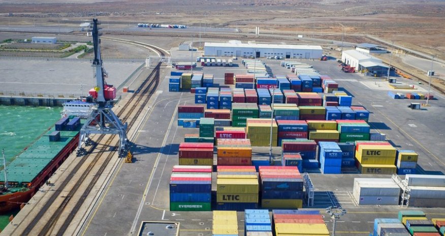 Bakı Beynəlxalq Dəniz Limanında yük dövriyyəsi artıb