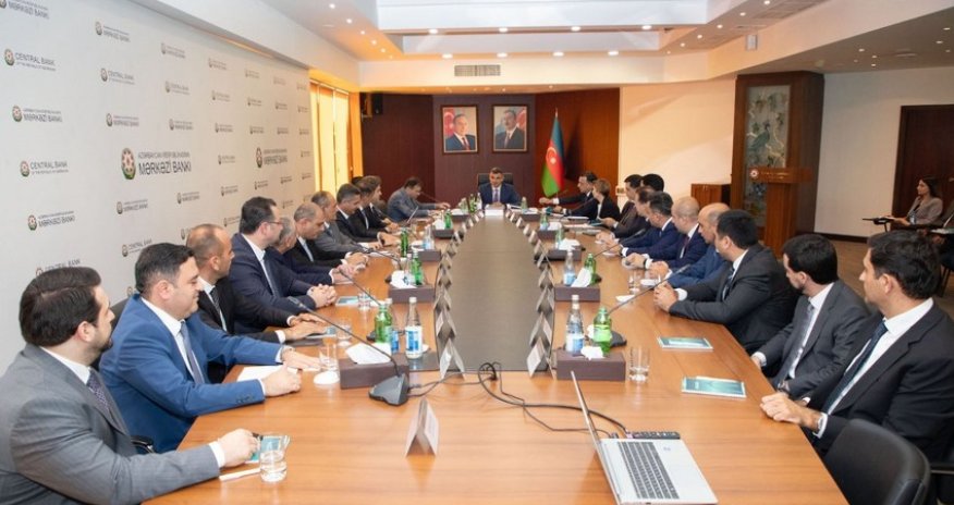 AMB sədri sığorta sektoru rəhbərləri ilə sektorun inkişafını müzakirə edib