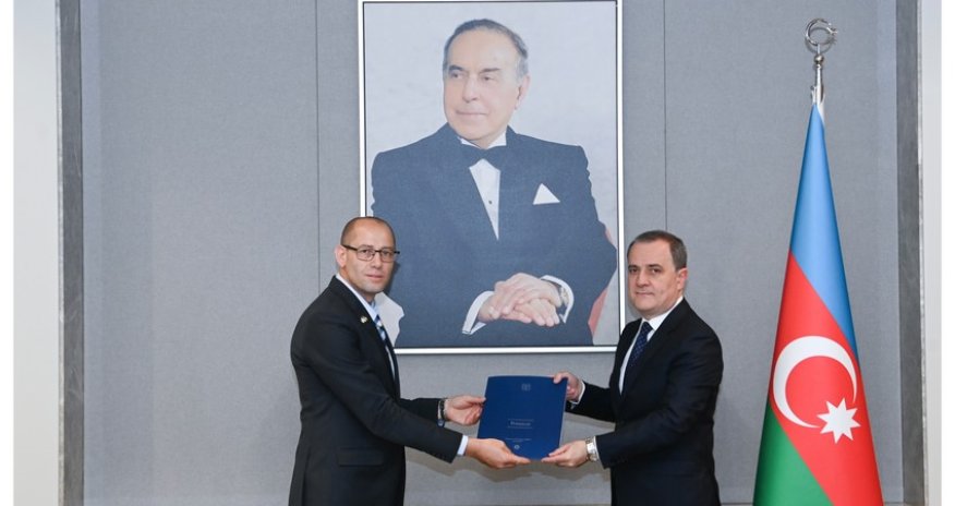 Israel's incoming ambassador presents copy of his credentials to Azerbaijan's foreign minister