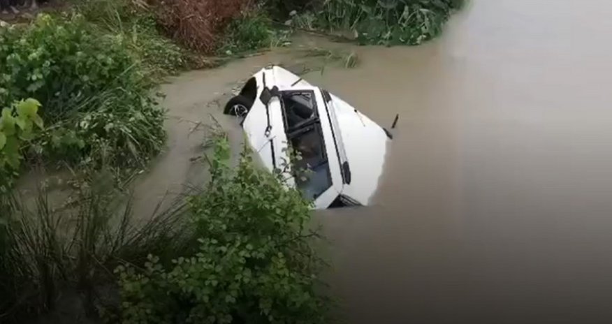 Hindistanda avtomobilin çaya aşması nəticəsində 11 nəfər ölüb
