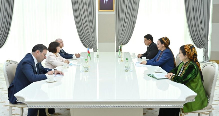 Sahibə Qafarova Türkmənistan Məclisinin sədri ilə görüşüb