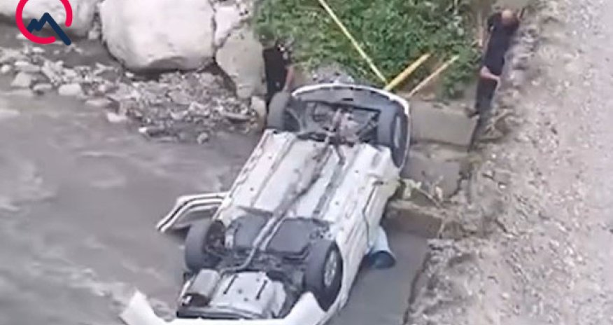 Qubada maşın çaya aşıb - Xəsarət alanlar var