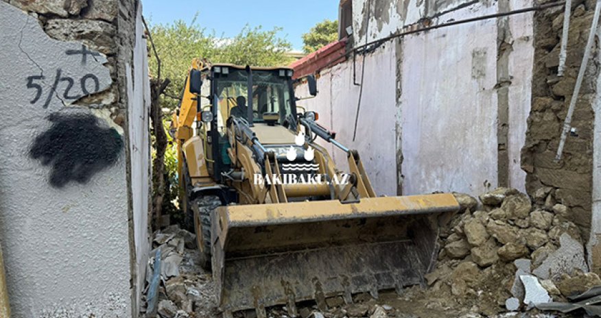 &ldquo;Sovetski&rdquo; ərazisində köhnə binaların söküntüsünə başlanılıb