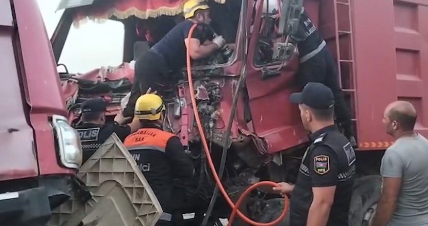 Balaxanıda yol qəzası baş verib - Video