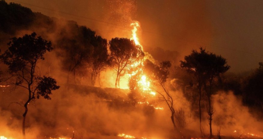 Огонь в Турции не унимается: Дарданеллы закрыты