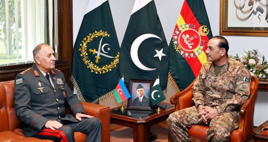 Главком ВС Азербайджана посетил Пакистан