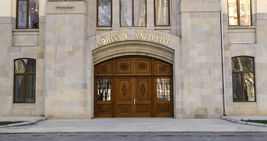 Səhiyyə Nazirliyi qeydiyyatsız botoks və dolğularla bağlı əhaliyə müraciət edib