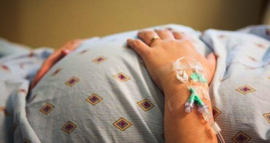 Ötən il doğuş zamanı ölən anaların sayı açıqlanıb