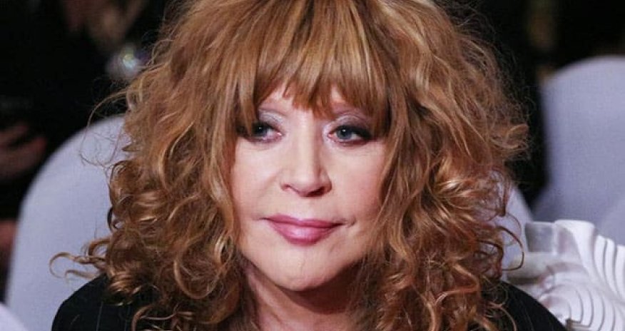 Puqaçova Rusiya vətəndaşlığından imtina edib