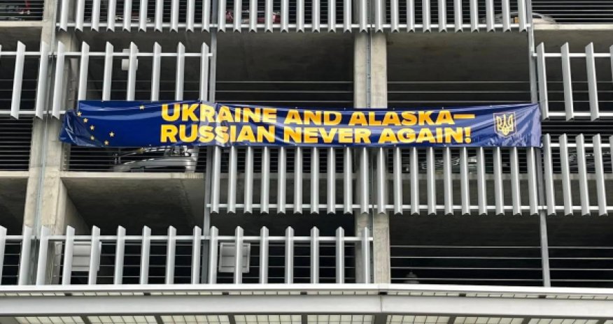 Alaska protesters rally against Putin ahead of Trump meeting