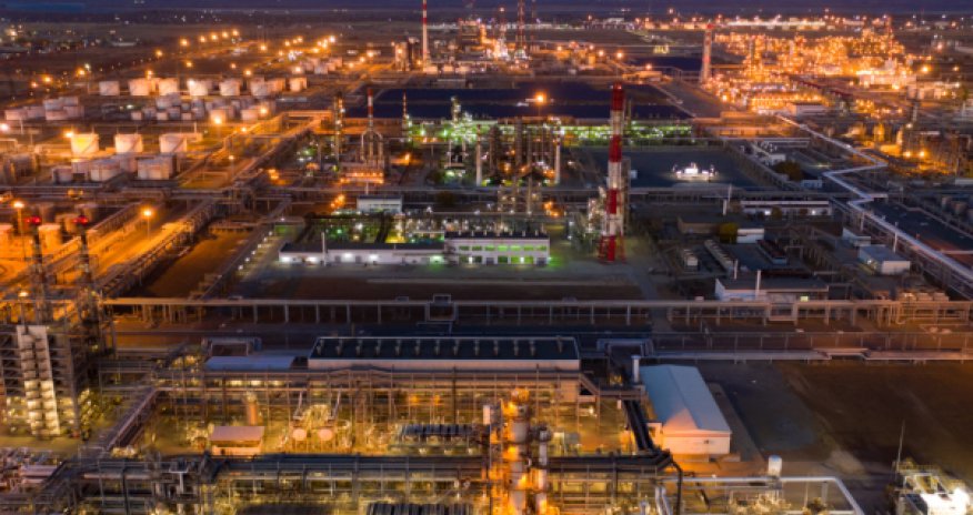 После налета дронов остановился еще один крупный российский НПЗ