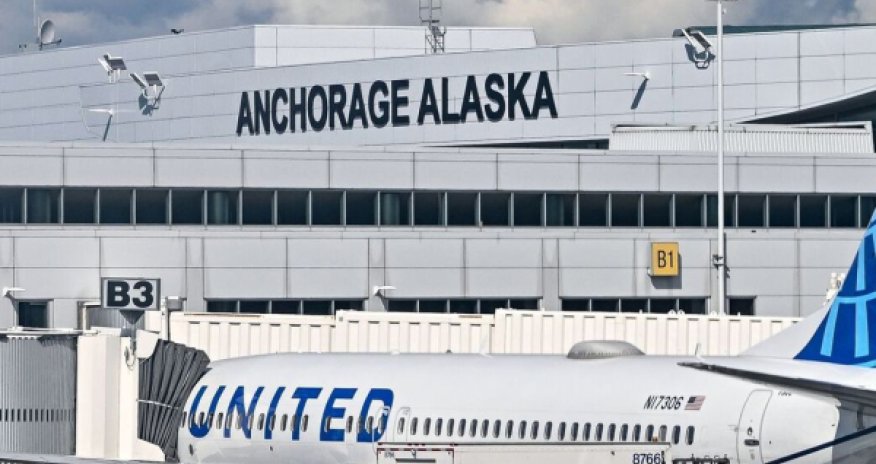 Rusiya Alyaskada təyyarə yanacağının pulunu nağd ödəyib