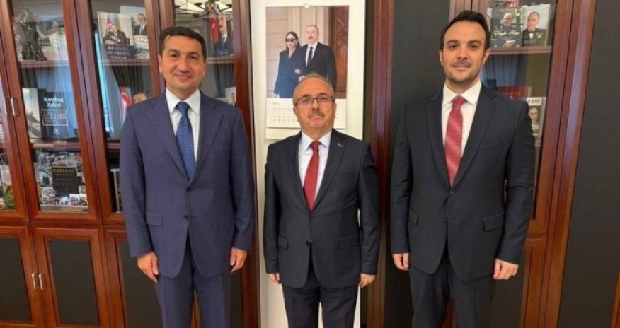 Hikmət Hacıyev türkiyəli səfirlə Azərbaycan-Ermənistan sülh prosesini müzakirə edib