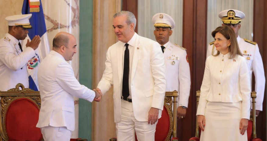 Azərbaycanın səfiri Dominikan Respublikasının Prezidentinə etimadnaməsini təqdim edib