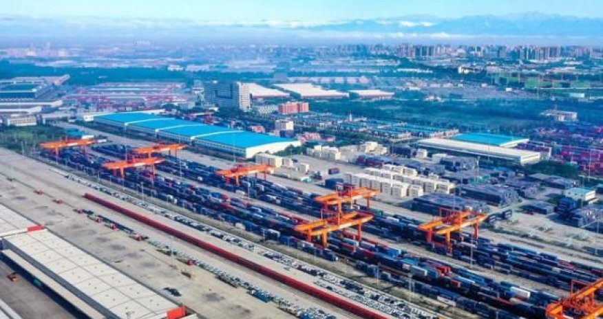 Китай строит сухой порт на границе с Россией