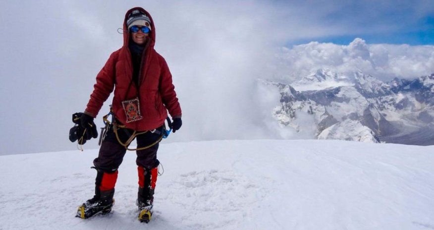 Российскую альпинистку, застрявшую на пике Победы, отказались спасать