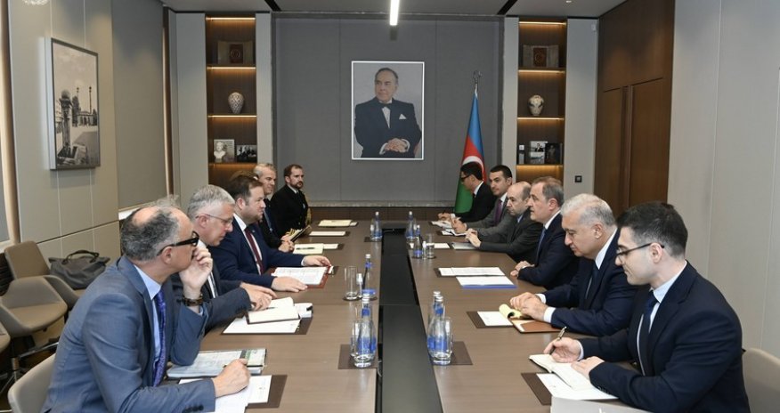 Азербайджан и Великобритания провели межмидовские политконсультации