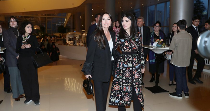 Saida Mirziyoyeva Mehriban Əliyevanı təbrik edib