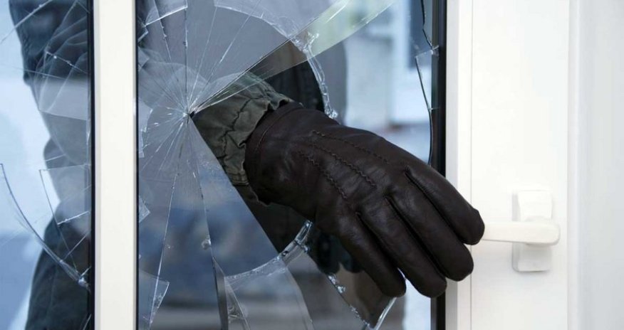 Bakıda evdən 10 min pul oğurlamaqda şübhəli bilinən şəxslər saxlanılıb