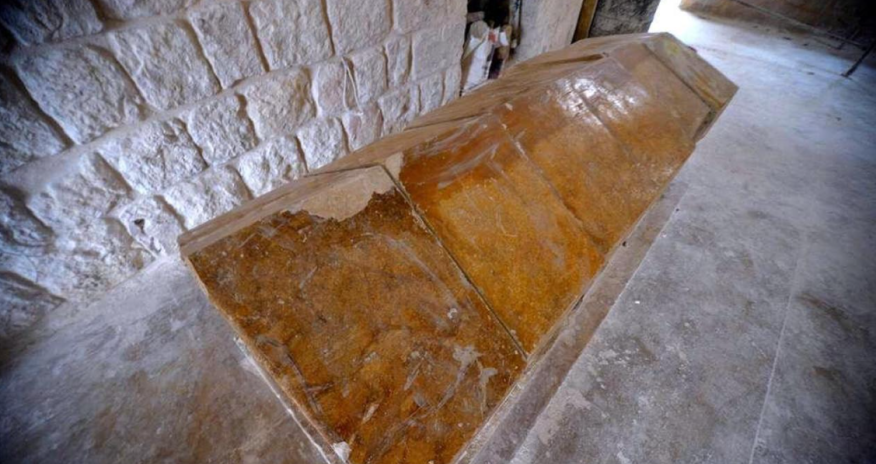 Azerbaijan in talks with Syria on moving Nasimi&rsquo;s grave