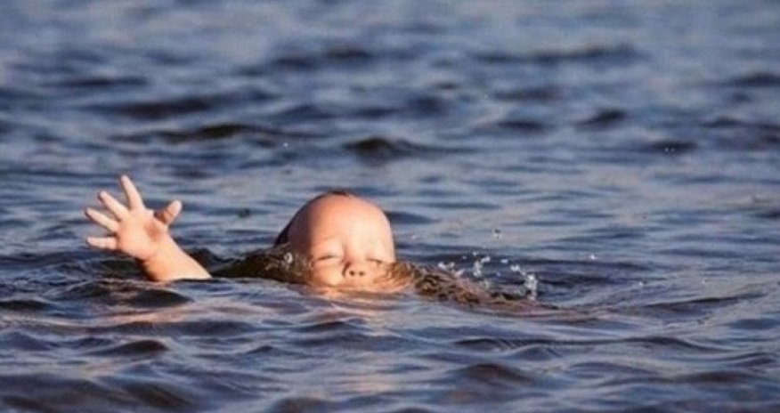 Bakıda süni göldə uşaq batıb