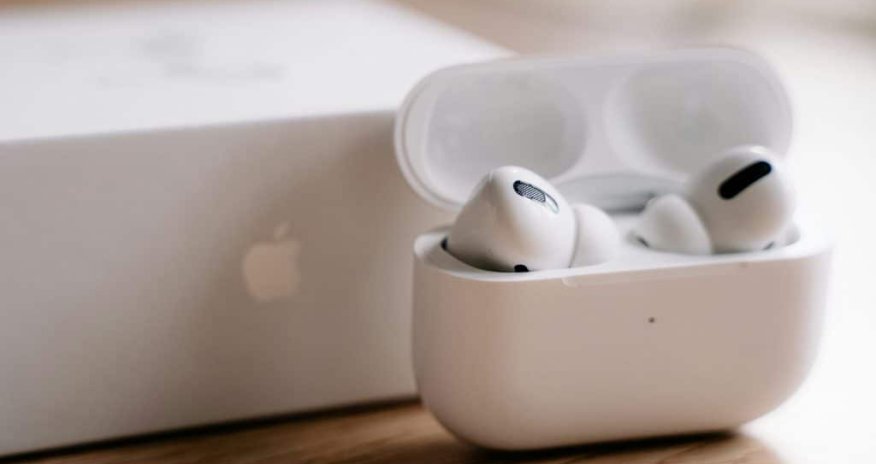 &ldquo;AirPod&rdquo;a canlı tərcümə gəlir