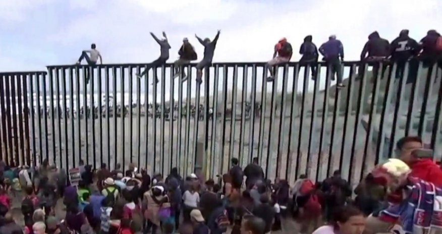 ABŞ-Meksika sərhədində qanunsuz miqrantların sayı artıb - KİV