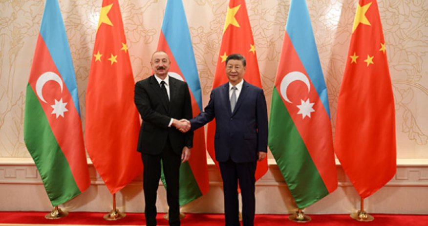 Prezident İlham Əliyev Tiencində Si Cinpinlə görüşüb