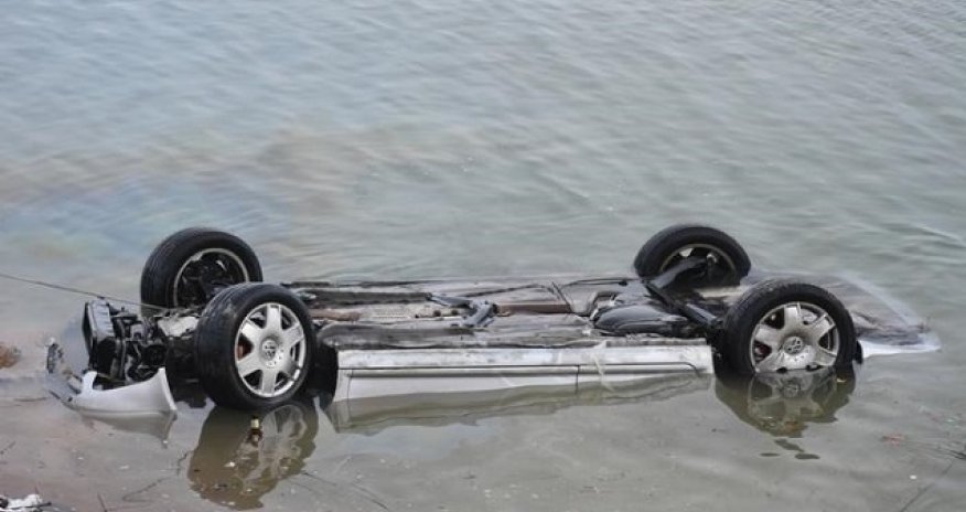 Salyanda maşın kanala aşıb,ölən və xəsarət alanlar var