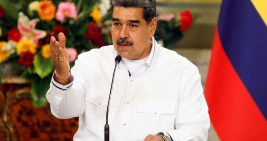 Мадуро объявил &laquo;максимальную готовность к обороне&raquo;