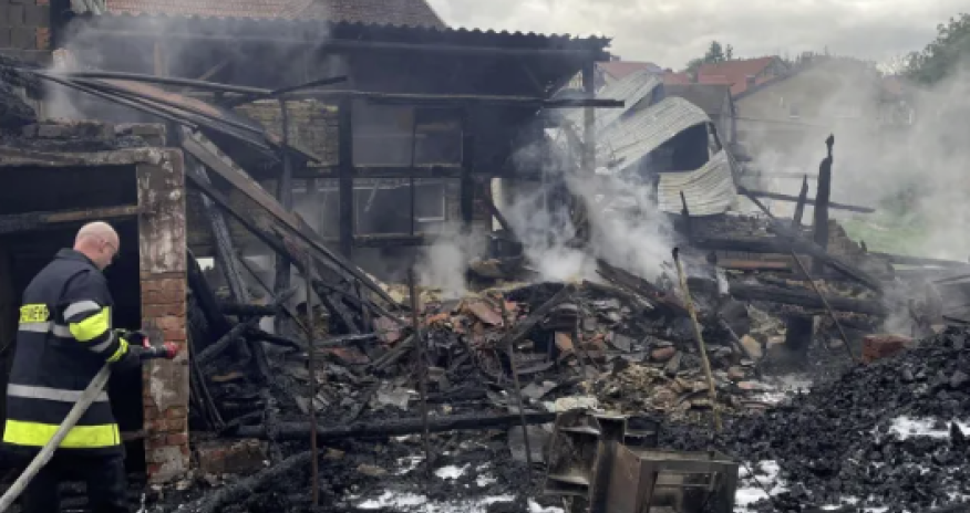 Almaniyada ildırım yanğına səbəb olub