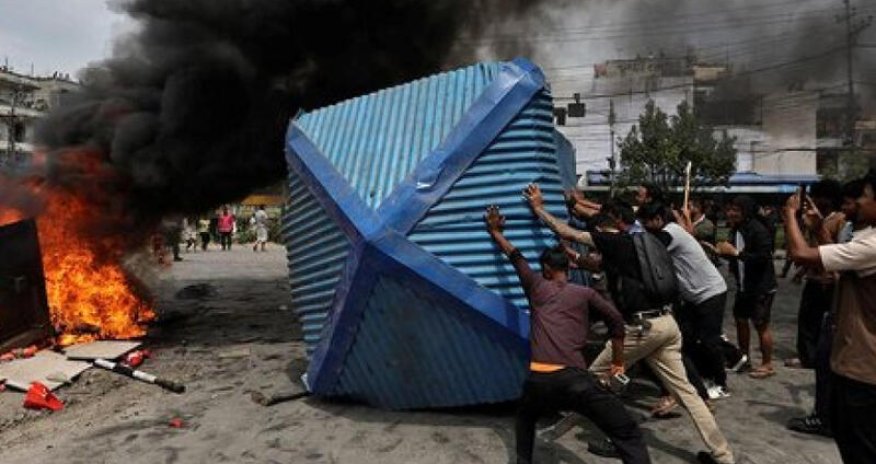 В Непале протесты привели к массовым побегам заключенных