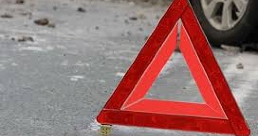 Aeroport yolunda 3 maşın toqquşub, xəsarət alan var