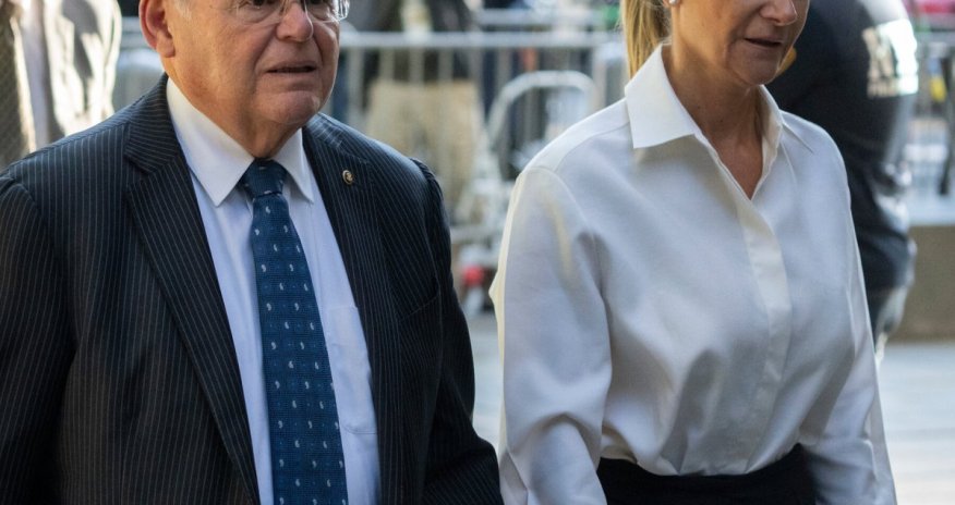 Жена проармянского Менендеса отправилась за решетку