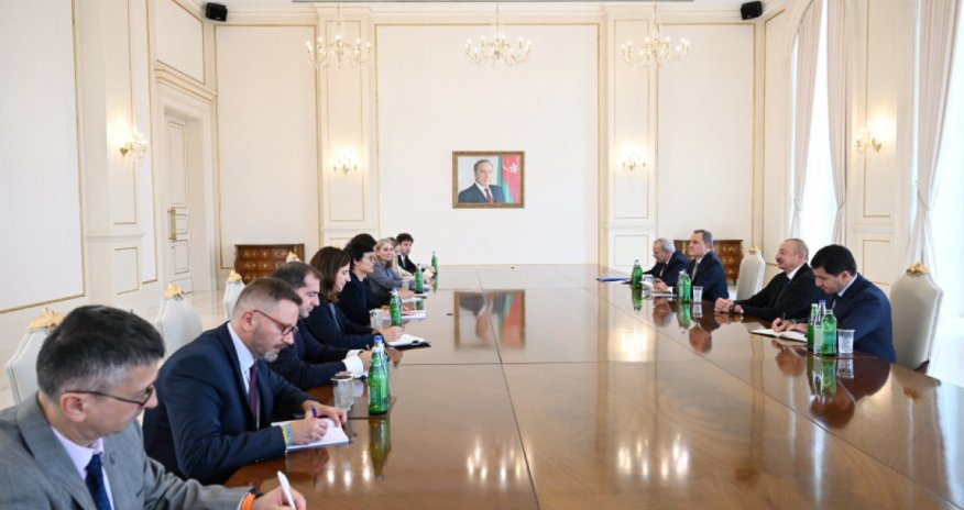 Əliyev Aİ komissarı ilə görüşdə sülh və enerji əməkdaşlığını müzakirə edib